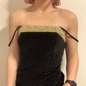 Vintage little black dress 🖤